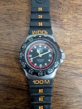 Relógio de pulso feminino Tag Heuer preto aço inoxidável profissional F1 WA1414 28 mm comprar usado  Enviando para Brazil