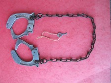 Ancienne paire menottes d'occasion  Nice-