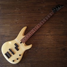 Baixo elétrico Yamaha RBX 600R vintage branco braço de bordo feito no Japão, usado comprar usado  Enviando para Brazil