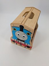 Prateleira de trem Thomas & Friends organizador de armazenamento de brinquedos de madeira banquinho decoração de quarto comprar usado  Enviando para Brazil
