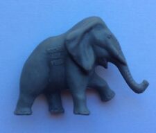 Figurine éléphant série d'occasion  La Roche-sur-Yon