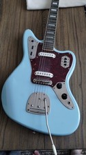 Chitarra squier classic usato  Spedire a Italy