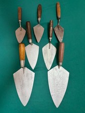 Lote de 7 espátulas vintage de ferramentas de alvenaria de concreto bloco de tijolos com alças de madeira comprar usado  Enviando para Brazil