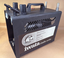 2 tomadas - Iwata Power Jet Pro IS975- Studio Series compressor de ar para escova de ar comprar usado 2 tomadas - Iwata Power Jet Pro IS975- Studio Series compressor de ar para escova de ar comprar usado  Enviando para Brazil