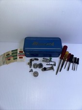 Accesorios para máquinas de coser vintage algunos cantantes *PIEZAS* con caja segunda mano  Embacar hacia Mexico