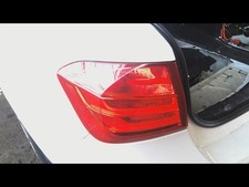 Usado, Lanterna traseira esquerda do motorista quarto de painel montado se encaixa 12-15 BMW 320i 6517443 comprar usado  Enviando para Brazil