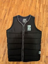 Wakeboard weste prallschutzwes gebraucht kaufen  Wasserburg a.Inn