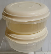 Lote de 2 recipientes redondos vintage Rubbermaid Servin' Saver 1,7 pinta #2 tampa de amêndoa comprar usado  Enviando para Brazil