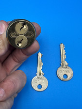 Usado, Yale Bicêntrico Vintage Fechadura de Alta Segurança com Ambas as Chaves, Cilindro de Aro comprar usado  Enviando para Brazil