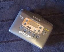 Walkman radio stereo usato  Aprilia