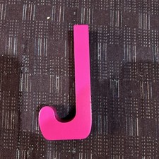 Letra pendurada na parede J, rosa (4 3/4”) comprar usado  Enviando para Brazil