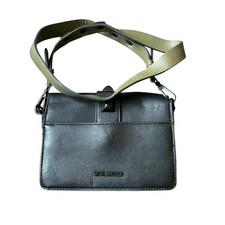 Bolsa tiracolo Steve Madden preta cravejada – alça larga couro sintético comprar usado  Enviando para Brazil