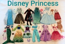 Lote de roupas acessórios vestidos de boneca Barbie princesa Disney Frozen Elsa comprar usado  Enviando para Brazil