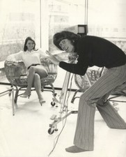 Barry Gibb Bee Gees 1970 Pop Star com esposa Linda foto original 8x10 carimbada, usado comprar usado  Enviando para Brazil