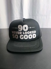 Chapéu 90 Never Looked So Good - Feliz aniversário de 90 anos, malha SnapBack comprar usado  Enviando para Brazil