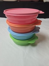Conjunto de quatro tigelas e tampas Tupperware Little Wonders multicoloridas de cereais comprar usado  Enviando para Brazil