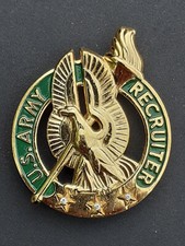 Insigne militaire armée d'occasion  Le Lion-d'Angers