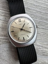 Relógio elétrico masculino vintage Timex - Mostrador champanhe funciona perfeitamente comprar usado  Enviando para Brazil
