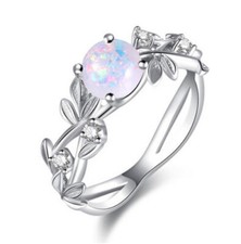 Anello forma fiore usato  Italia