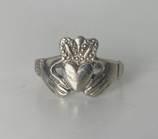 Antique claddagh ring for sale  Pinckney