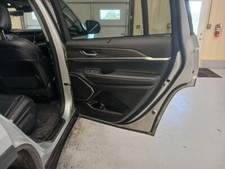 Painel de acabamento interno de porta traseira direita usado serve: 2022 Jeep Grand Cherokee grau A comprar usado  Enviando para Brazil