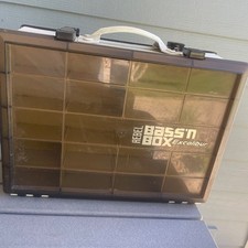 Caixa de equipamento de pesca Rebel Excalibur Bass’n 2 lados plástico 14,5”x5,5”x11”, usado comprar usado  Enviando para Brazil