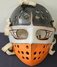 VINTAGE - HÓQUEI DE RUA - MÁSCARA DE GOLEIRO + PROTETOR DE PLACA TRASEIRA - ORIGINAL comprar usado VINTAGE - HÓQUEI DE RUA - MÁSCARA DE GOLEIRO + PROTETOR DE PLACA TRASEIRA - ORIGINAL comprar usado  Enviando para Brazil