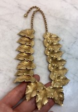 Colar vintage de folhas em tom de ouro sem assinatura  comprar usado  Enviando para Brazil