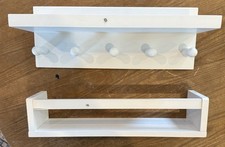 2 prateleiras brancas com cabides 16" cada comprar usado 2 prateleiras brancas com cabides 16" cada comprar usado  Enviando para Brazil