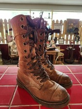 Botas de combate femininas Dr. Doc Martens Triumph marrom floral dobrável tamanho EUA 8 comprar usado  Enviando para Brazil