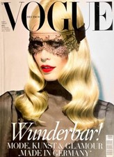 Claudia schiffer vogue usato  Roma