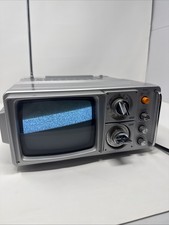 Usado, 1986 KTV 5BH3 TV Portátil Vintage VHF/UHF Com Cabo de Alimentação Funciona! comprar usado Usado, 1986 KTV 5BH3 TV Portátil Vintage VHF/UHF Com Cabo de Alimentação Funciona! comprar usado  Enviando para Brazil