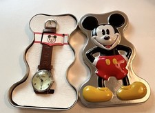 Relógio Mickey Mouse Disney segunda mão cauda caixa de lata raro WDW precisa de bateria? comprar usado  Enviando para Brazil