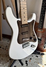 Magneto guitars strato usato  Milano