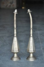 2PC Viejo Latón Handcrafted Cónico Forma Fino Grabado Inclinado Rosa Agua Botes comprar usado  Enviando para Brazil