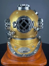 Casco de buceo recubierto dorado casco de buceo de aguas profundas con base de madera segunda mano  Embacar hacia Mexico