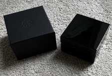 Caixa lacada Royal Mint para One Sovereign. Caixa de proteção externa. Bom estado comprar usado Caixa lacada Royal Mint para One Sovereign. Caixa de proteção externa. Bom estado comprar usado  Enviando para Brazil