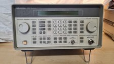 8647a signal generator usato  Formigine