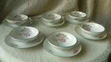 Tasses the porcelaine d'occasion  Mont-Saint-Aignan