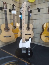 Chitarra elettrica black usato  Angri