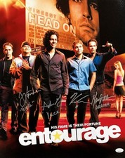 Entourage cast signed d'occasion  Expédié en Belgium