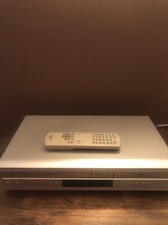 Usado, Toshiba SD-V393SU2 DVD VCR CD Combo Player Gravador VHS com Controle Remoto **Peças** comprar usado Usado, Toshiba SD-V393SU2 DVD VCR CD Combo Player Gravador VHS com Controle Remoto **Peças** comprar usado  Enviando para Brazil