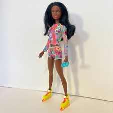 Boneca Barbie fashionistas patins vestidos amarelos florais AA, usado comprar usado  Enviando para Brazil