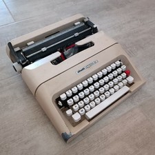 Macchina scrivere olivetti usato  Santeramo in Colle
