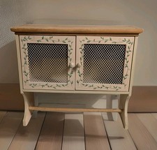 Vintage medicine cabinet for sale  Griffin