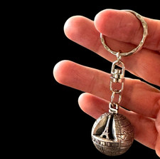 Usado, Chaveiro de viagem Paris França lembrança 3D torre Eiffel globo tom prata comprar usado  Enviando para Brazil