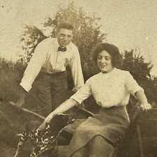 Usado, Fotografia antiga cartão postal real RPPC linda mulher homem alemão ponteiro cachorro comprar usado Usado, Fotografia antiga cartão postal real RPPC linda mulher homem alemão ponteiro cachorro comprar usado  Enviando para Brazil