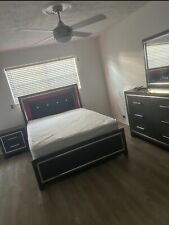 Queen bedroom set for sale  Gainesville