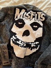 Jaqueta jeans punk feita à mão, usado comprar usado Jaqueta jeans punk feita à mão, usado comprar usado  Enviando para Brazil