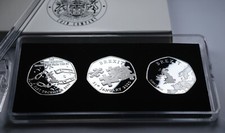 Trio de comemorativos de prata BREXIT em vitrine de moedas 50p e caixa de presente. Reino Unido UE comprar usado Trio de comemorativos de prata BREXIT em vitrine de moedas 50p e caixa de presente. Reino Unido UE comprar usado  Enviando para Brazil
